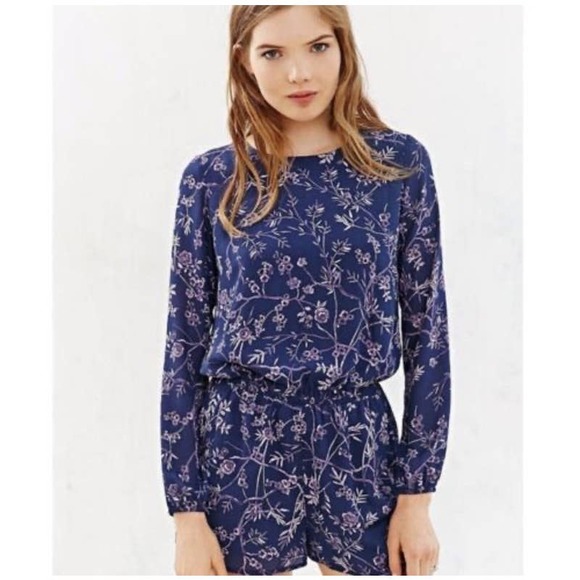 Lucca Couture Womens Size Medium Long Sleeve Keyhole Back Lightweight Romper - Picture 10 of 10